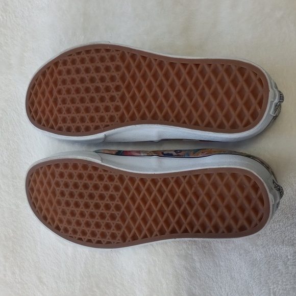 Vans × Disney Rare Authentic Multi Disney Princess Print Shoes Unisex - Picture 11 of 14